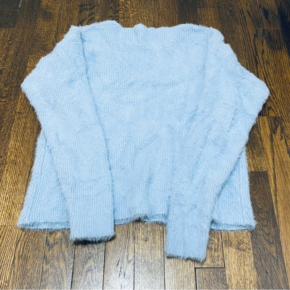 Soft fuzzy blue Forever 21 sweater - Picture 6 of 6